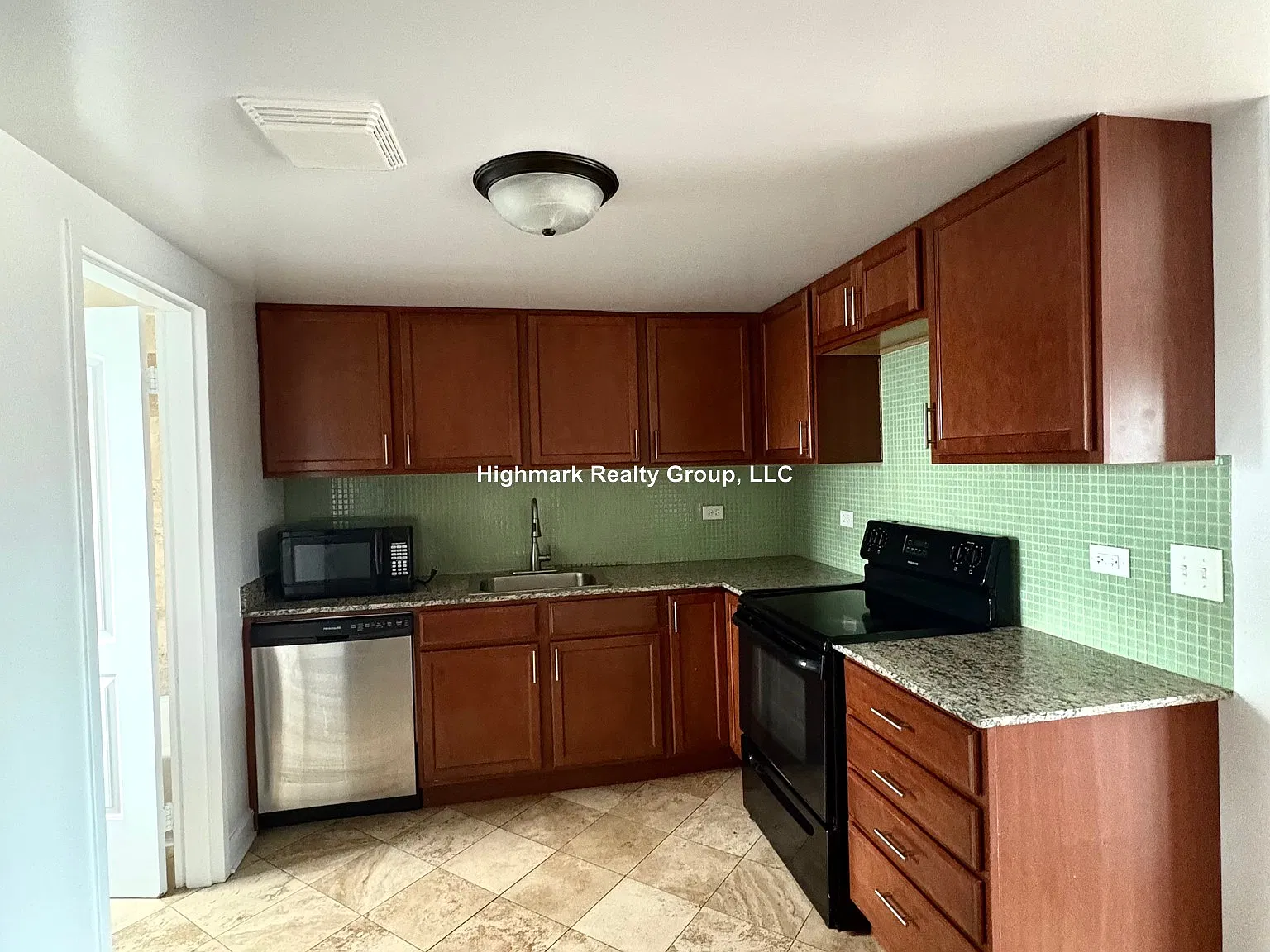 1 bed, 1.0 bath, $1,550 — Photo 2