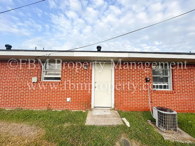330 W College St #4 — Photo 18