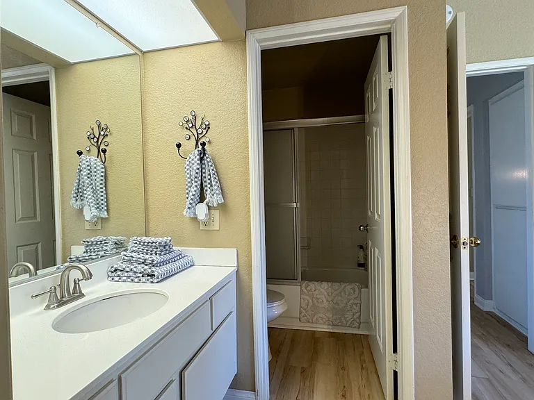 688 Indian Oak Ln #102 — Photo 9