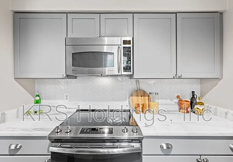 2050 N Calvert St #410 — Photo 13