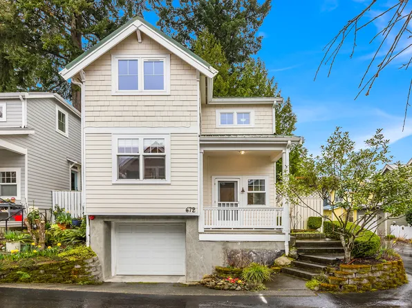 672 Madison Ave N #14, Bainbridge Island, WA 98110