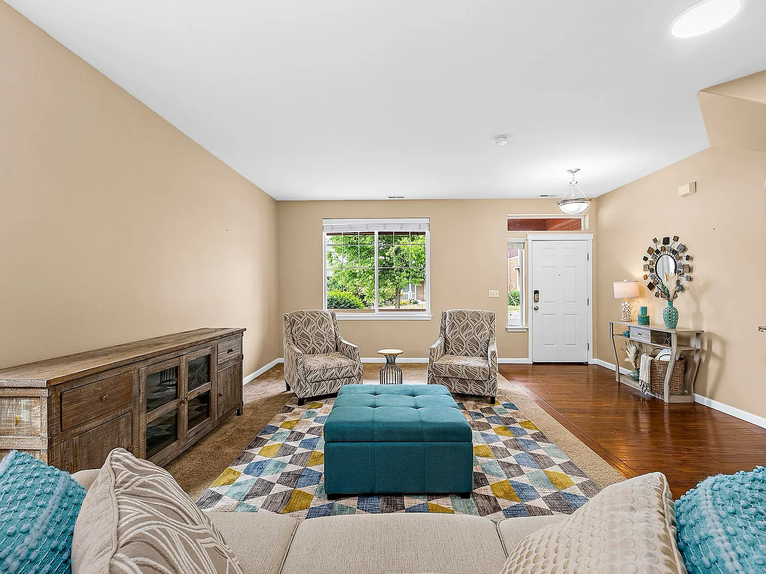 4 bed, 2777 sqft, $3,100 — Photo 2