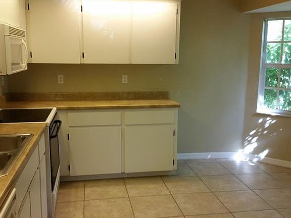 4th image of 6305 Roberta Dr