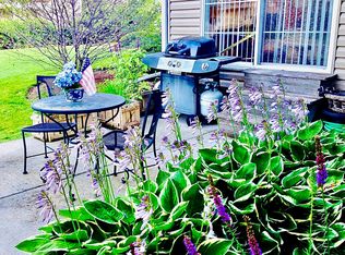 695 Silver Creek Rd, Woodstock, IL 60098