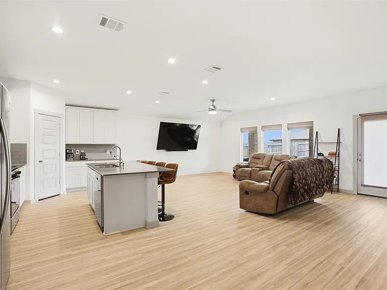3411 Terrace Landing Ct — Photo 7