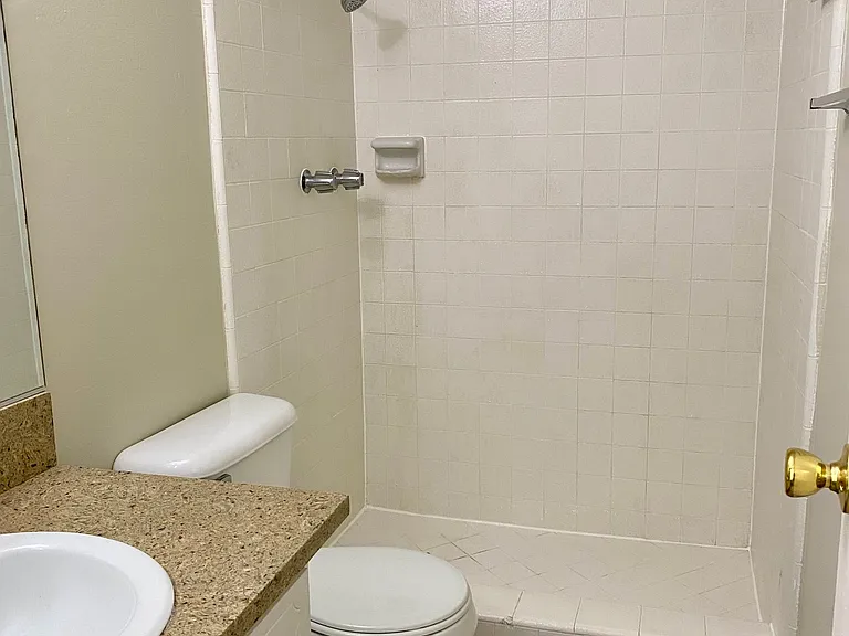 4002 Howard Ave #8 — Photo 14
