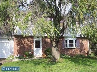 1230 Manor Dr, Warminster, PA 18974