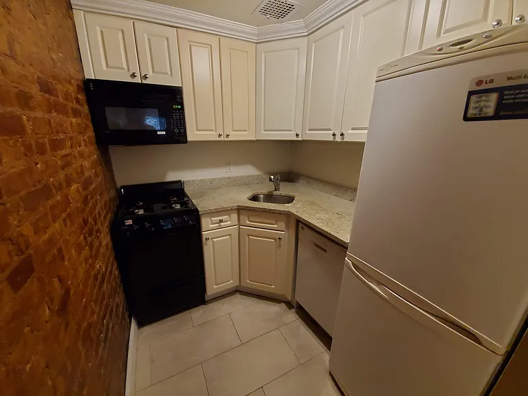 12 W 87th St #1A — Photo 3