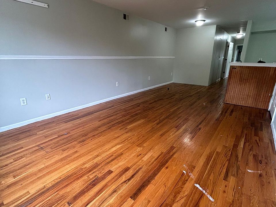 1st image of 51 Seymour Ave Floor 1