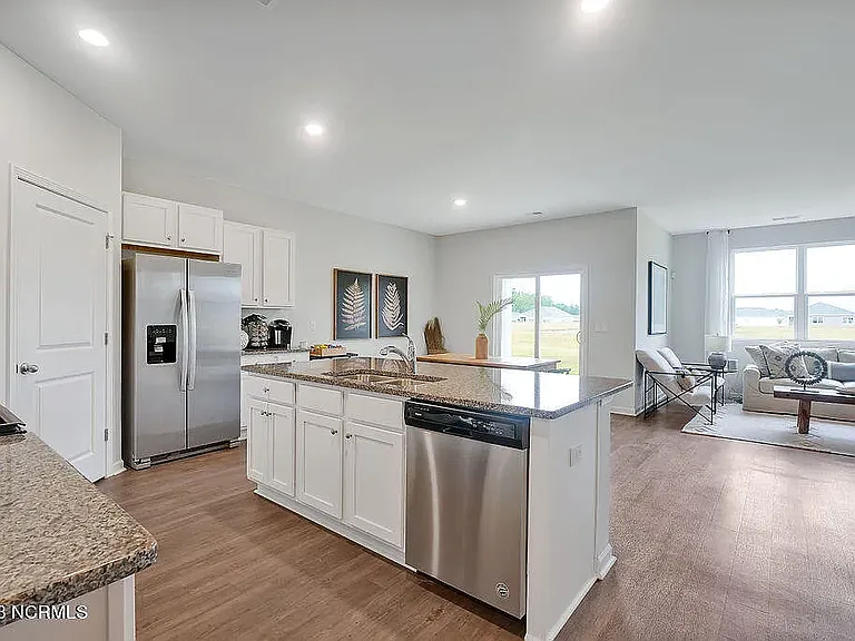 6944 Sasparilla Dr — Photo 6