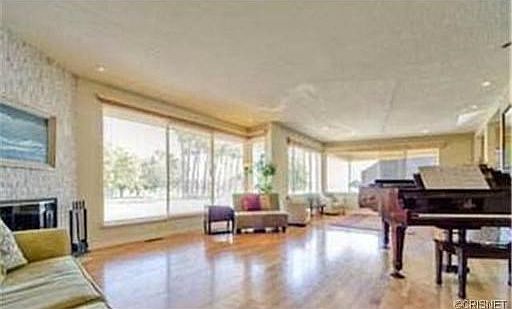 5th image of 380 Bayside Dr