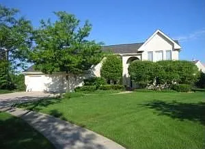 1931 Twin Oaks Ct photo 1