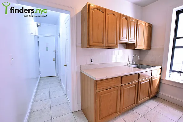 Rented by Clove Realty LLC | media 19