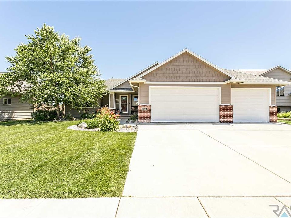 1st image of 7604 S Courtyard Cir