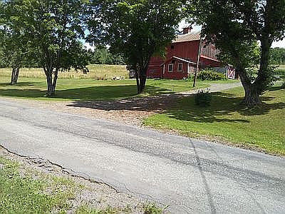 4th image of 660 Sherman Hill Rd