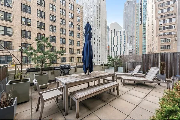Sold by LG Fairmont Group | media 6