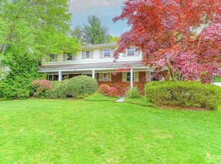 26 Colonial Dr, East Brunswick, NJ