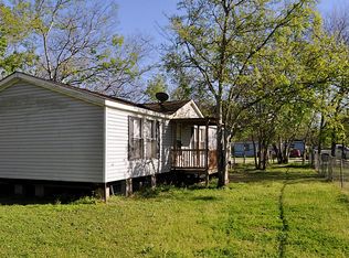 1819 S Canal St, Highlands, TX 77562