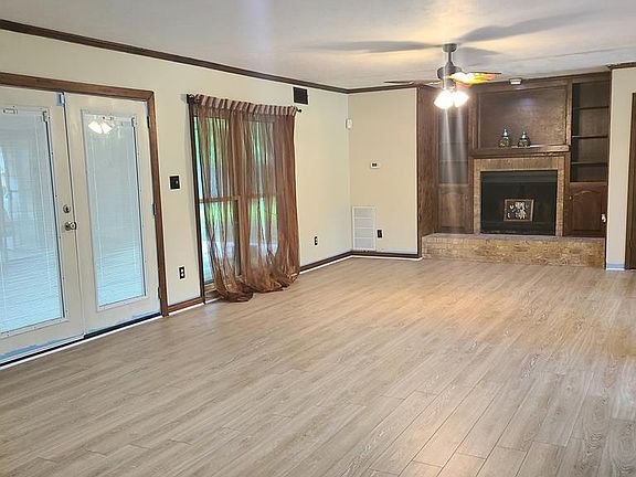 2nd image of 1012 Rushwood Dr