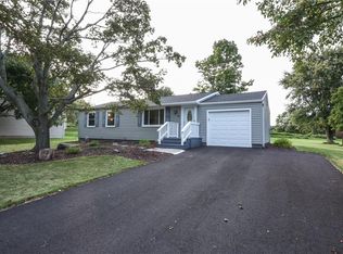 76 Overland Trl, West Henrietta, NY 14586