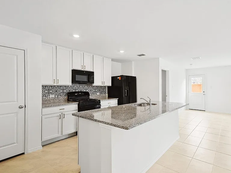 1312 Claireborne Ct — Photo 11