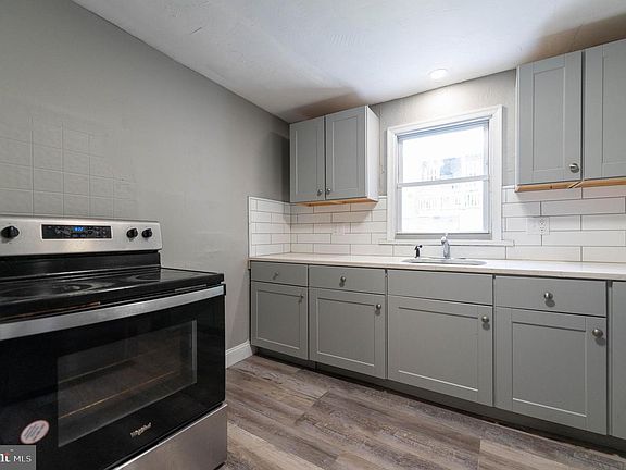 4th image of 510 1/2 King St #A