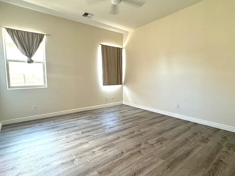 6049 E Greer Ln — Photo 6
