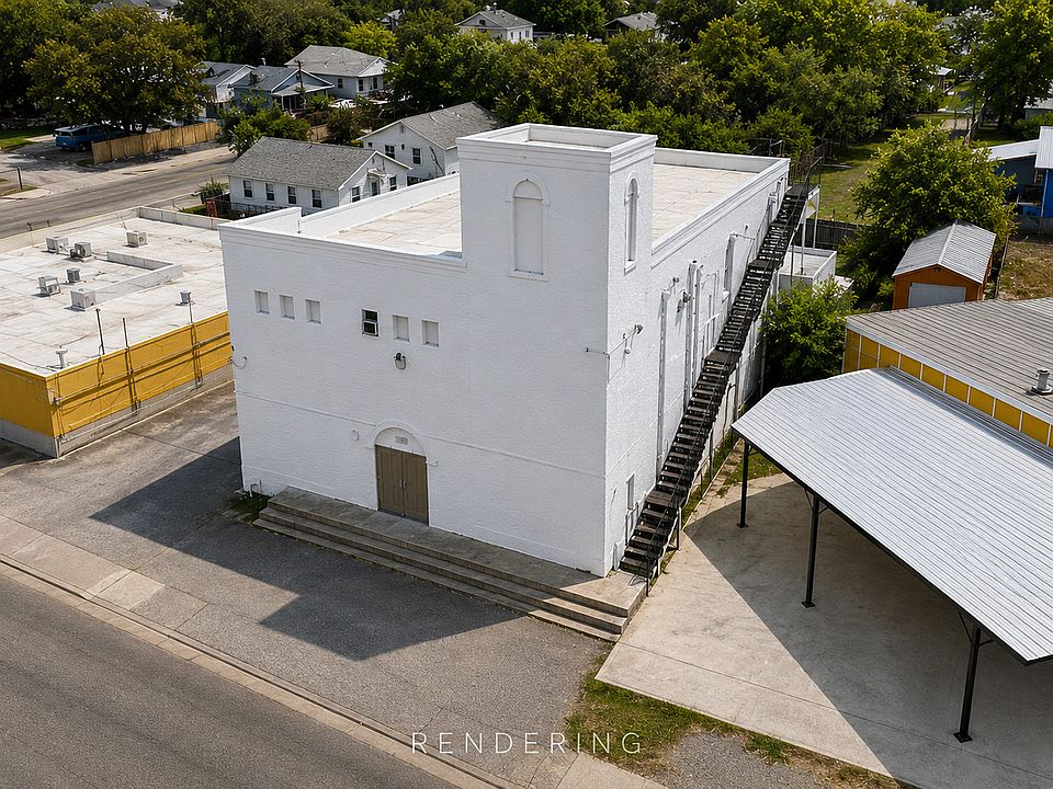 1st image of 1426 S NEW BRAUNFELS AVE
