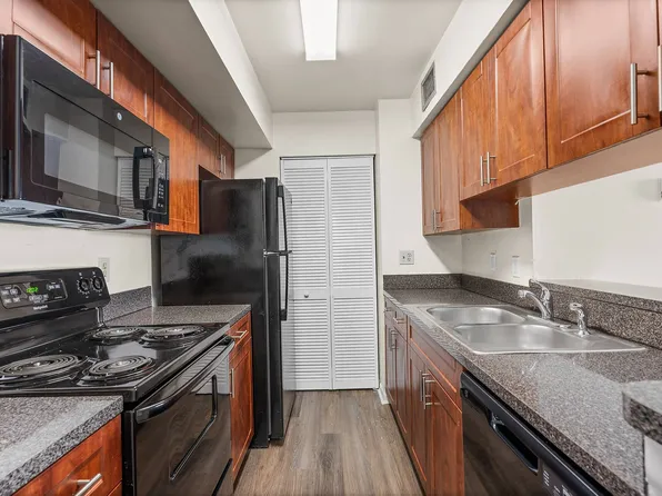 Clipper Cove Apartments