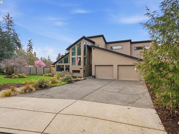 3rd image of 13719 SE 28th Cir