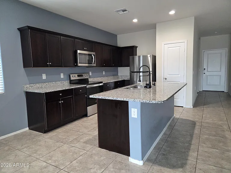 24673 N Alfalfa Dr — Photo 4