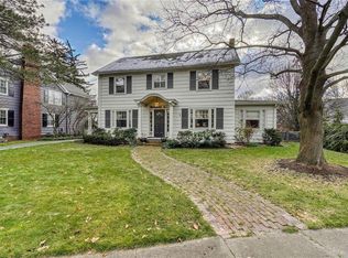 35 Greenfield Ln, Rochester, NY 14610