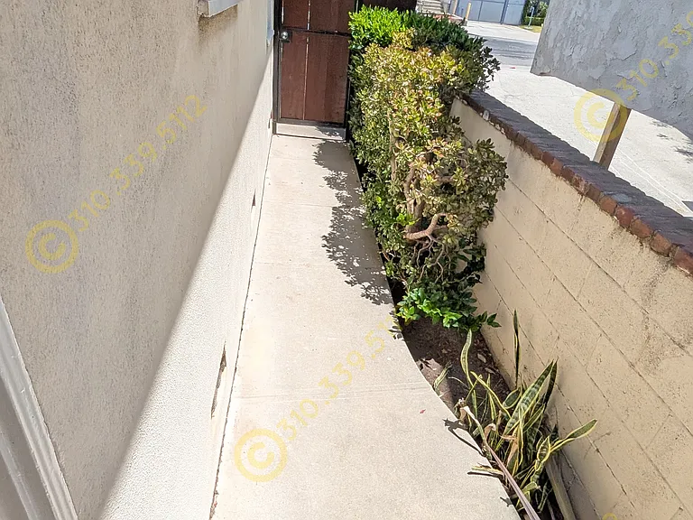 3761 Hughes Ave — Photo 12