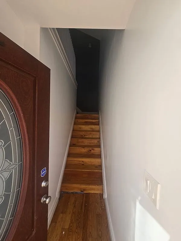3 bed, 2.0 bath, 1217 sqft, $3,800 — Photo 3