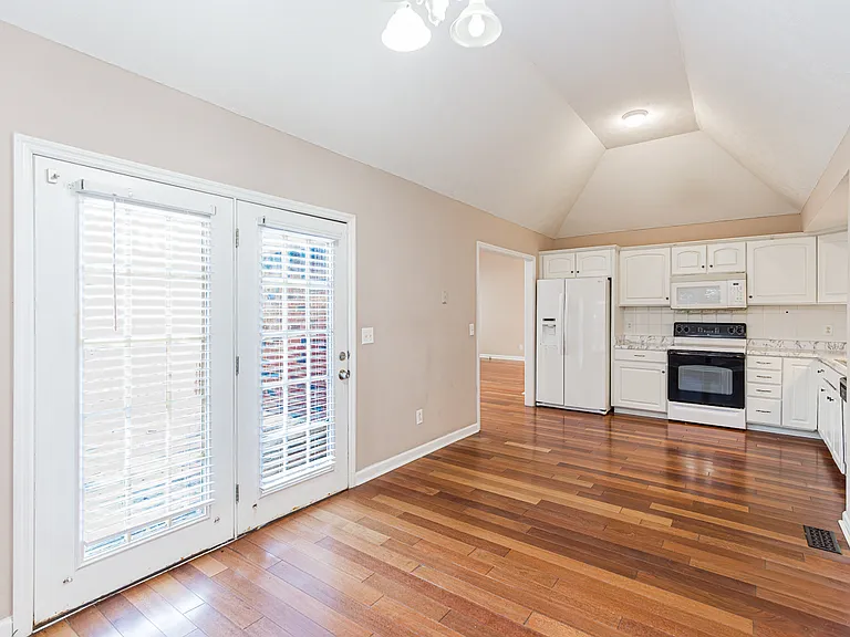 131 Savannah Ridge Dr — Photo 6