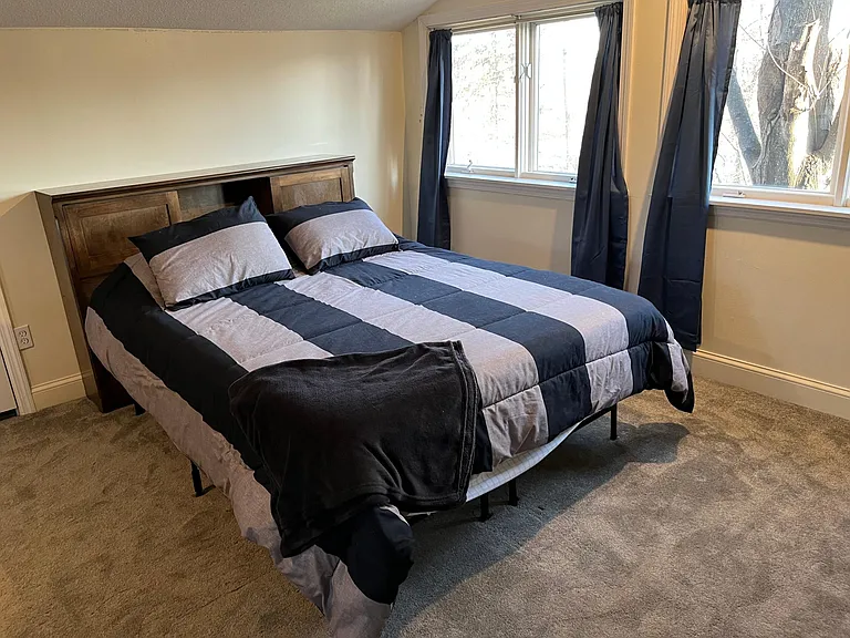 1B Londonderry Ln — Photo 5