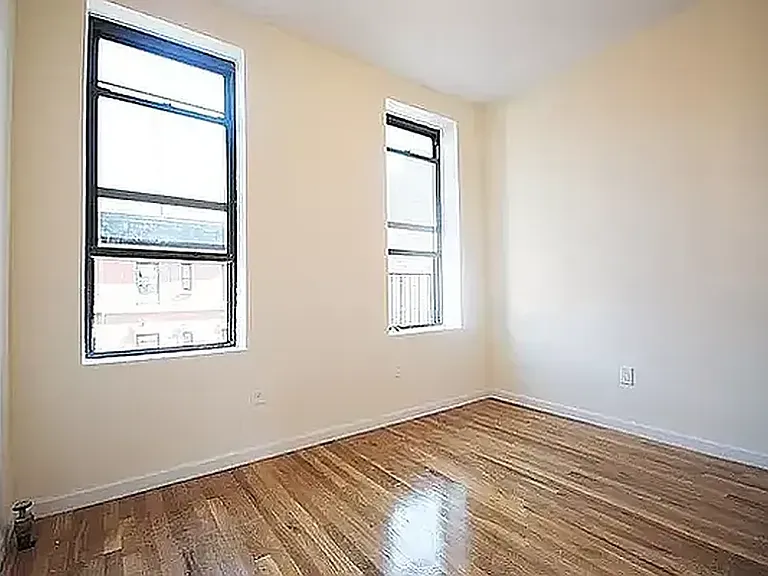 41 Henry St #7 — Photo 2