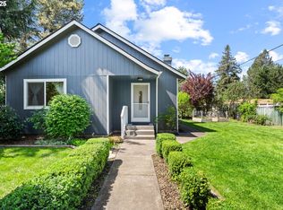 110 W 5th St, Newberg, OR 97132