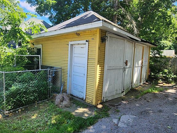 4th image of 1239 Greenwood Ave