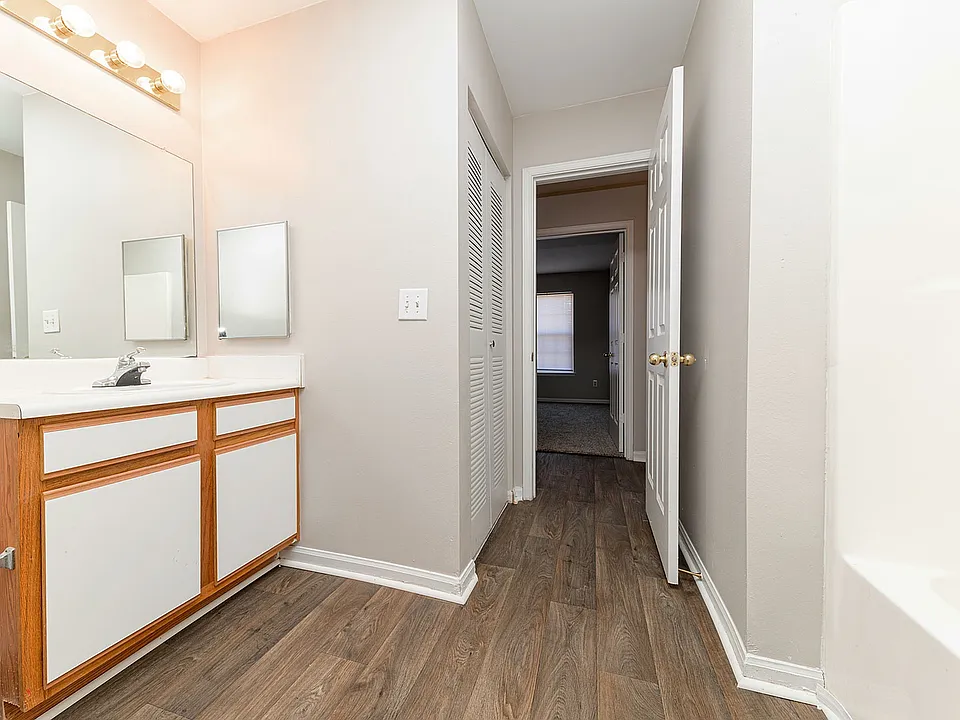 Large, bright bathroom