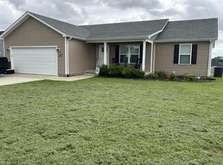 482 Labrador Dr, Bowling Green, KY 42101