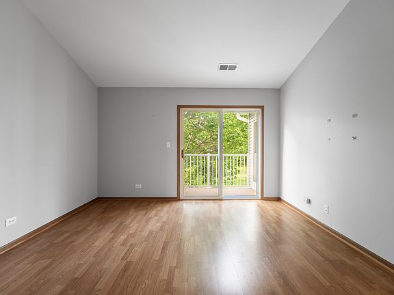 4th image of 1590 Thornfield Ln APT 4