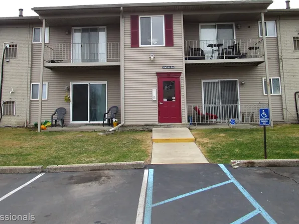 10020 Allen Pointe Dr, Allen Park, MI 48101