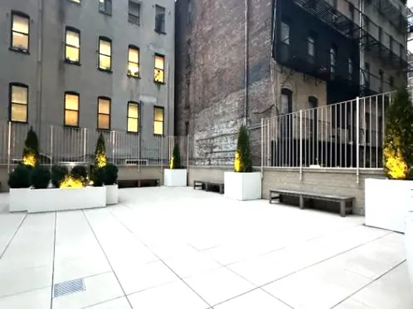 400 East 71st Street image 10 of 10