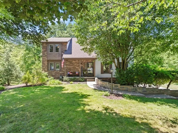 126 Firethorn Rd, Baden, PA 15005