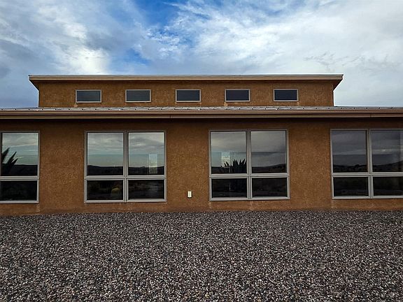 5th image of 85 Country Rd