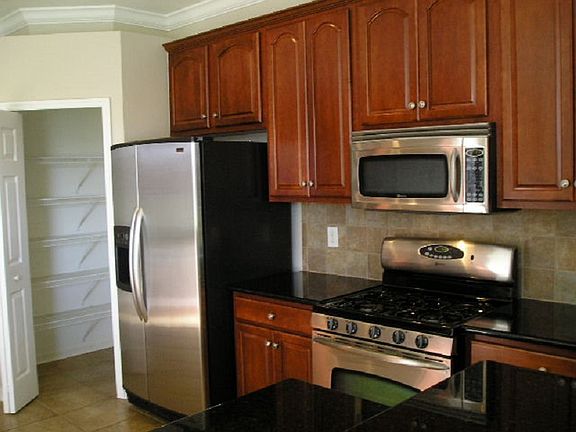 5th image of 16709 Amberhill Ln