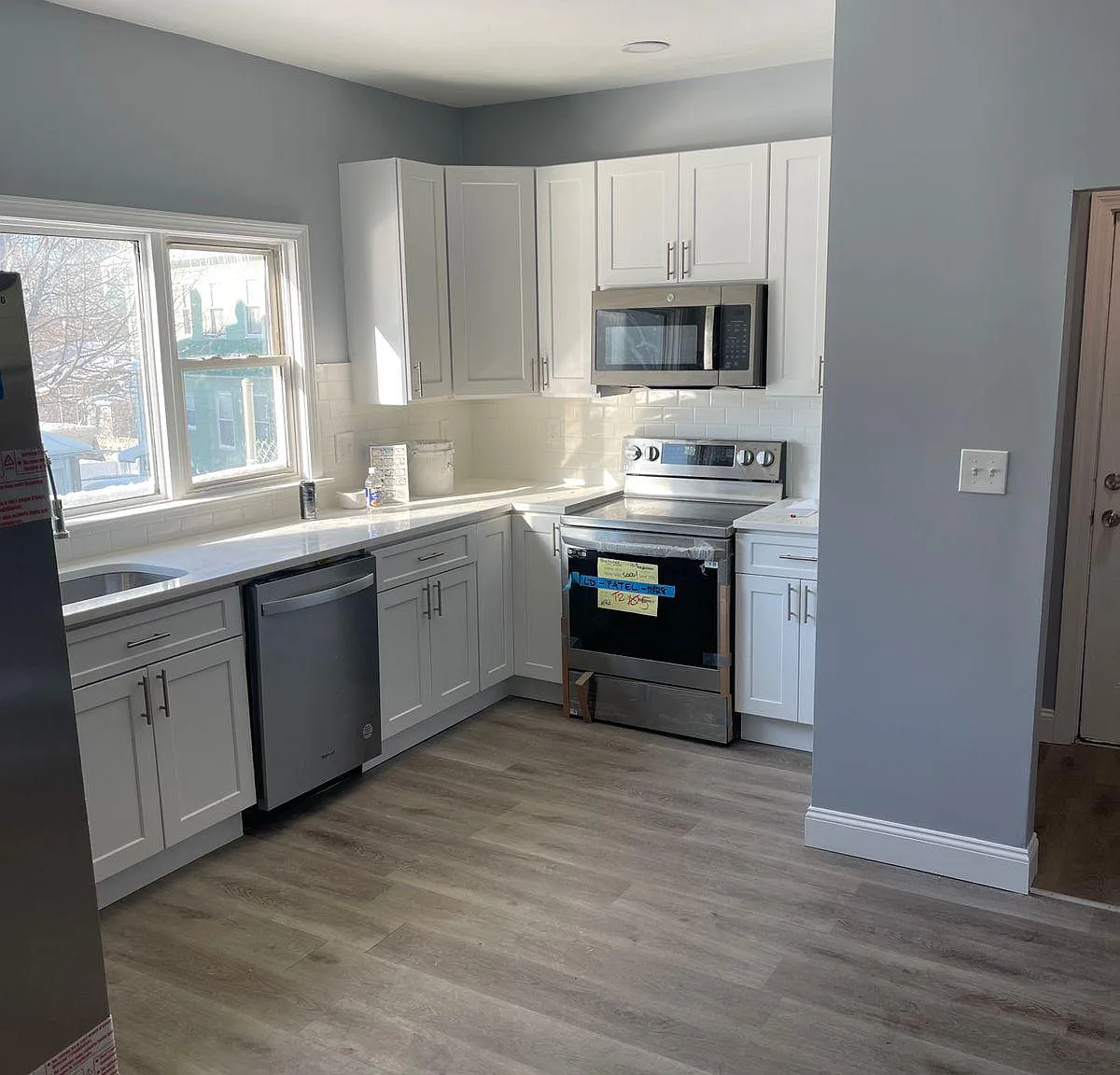 3 bed, 1100 sqft, $2,100 — Photo 1