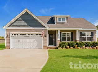 25 Braddock Dr, Lillington, NC 27546