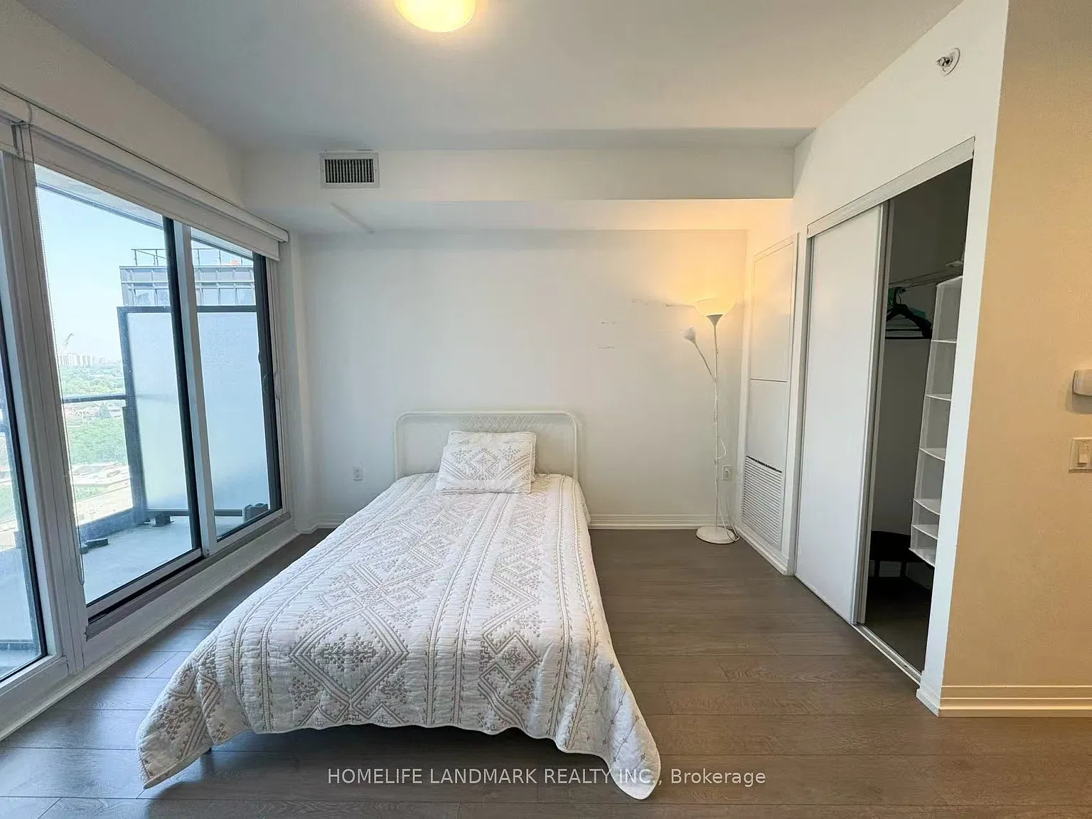 Studio, $1,800 — Photo 4